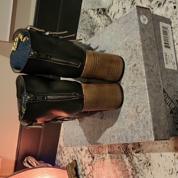 BNIB Freebird Topaz - Picture 3 of 6